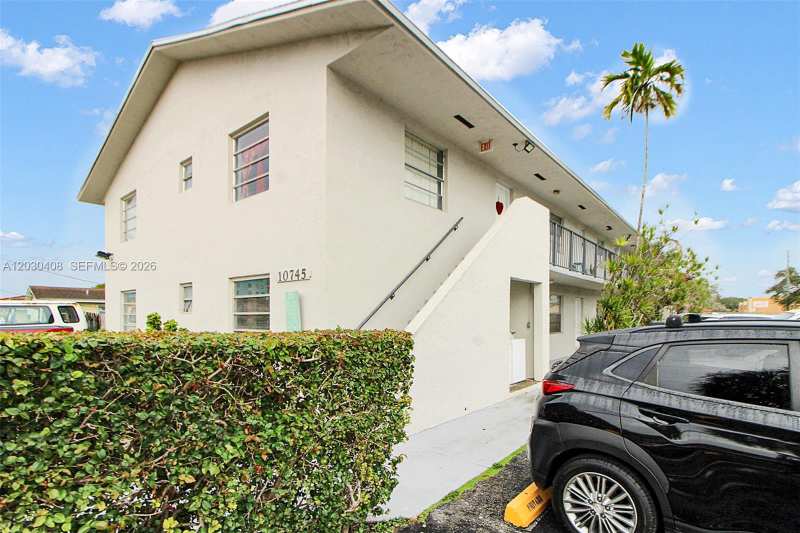 10745 SW 3rd St # 6, Sweetwater FL 33174