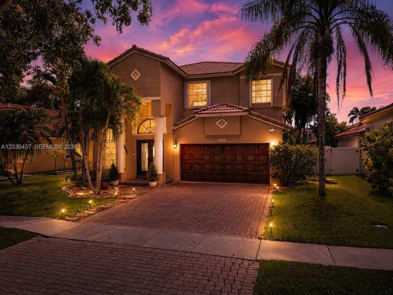 1021 NW 185th Ter, Pembroke Pines FL 33029