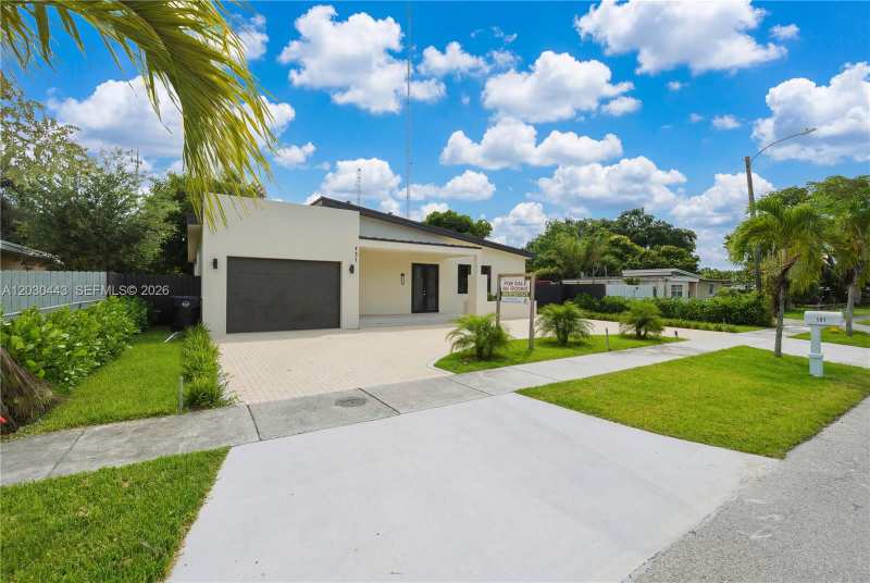 131 Miami Gardens Rd, West Park FL 33023