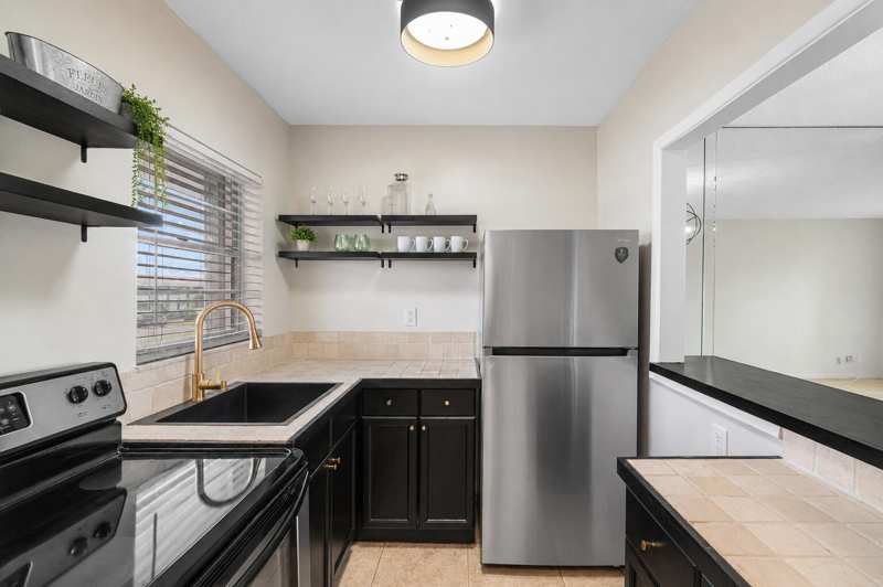 1116 Lake Terrace # 207, Boynton Beach FL 33426