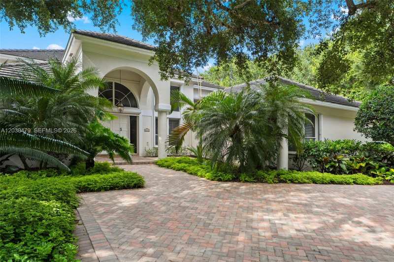 6020 W Suburban Dr, Pinecrest FL 33156