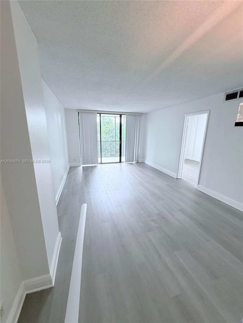 3301 N Country Club Dr # 407, Aventura FL 33180