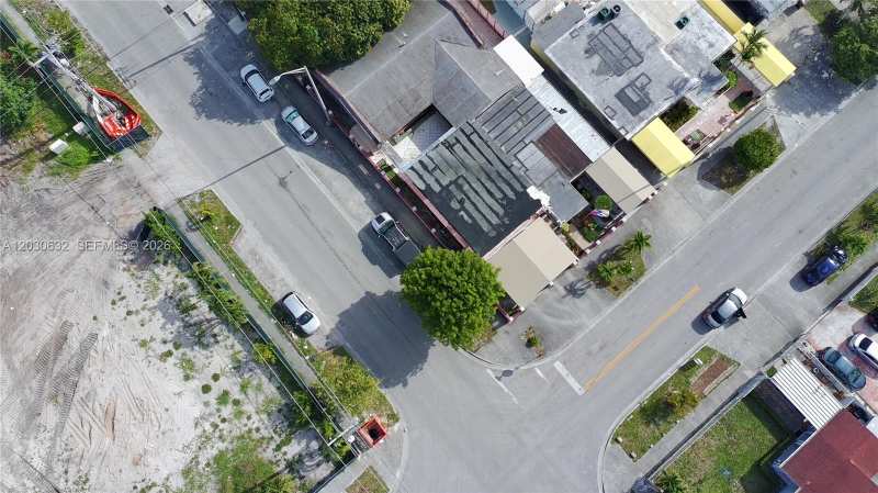 890 E 28th St, Hialeah FL 33013