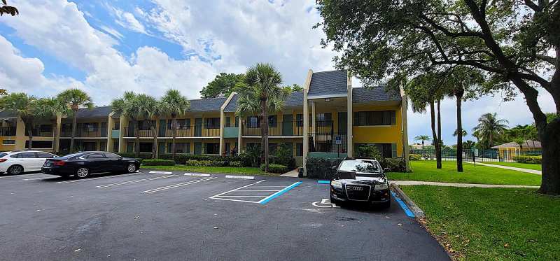 1617 Meadows Circle W, Boynton Beach FL 33436
