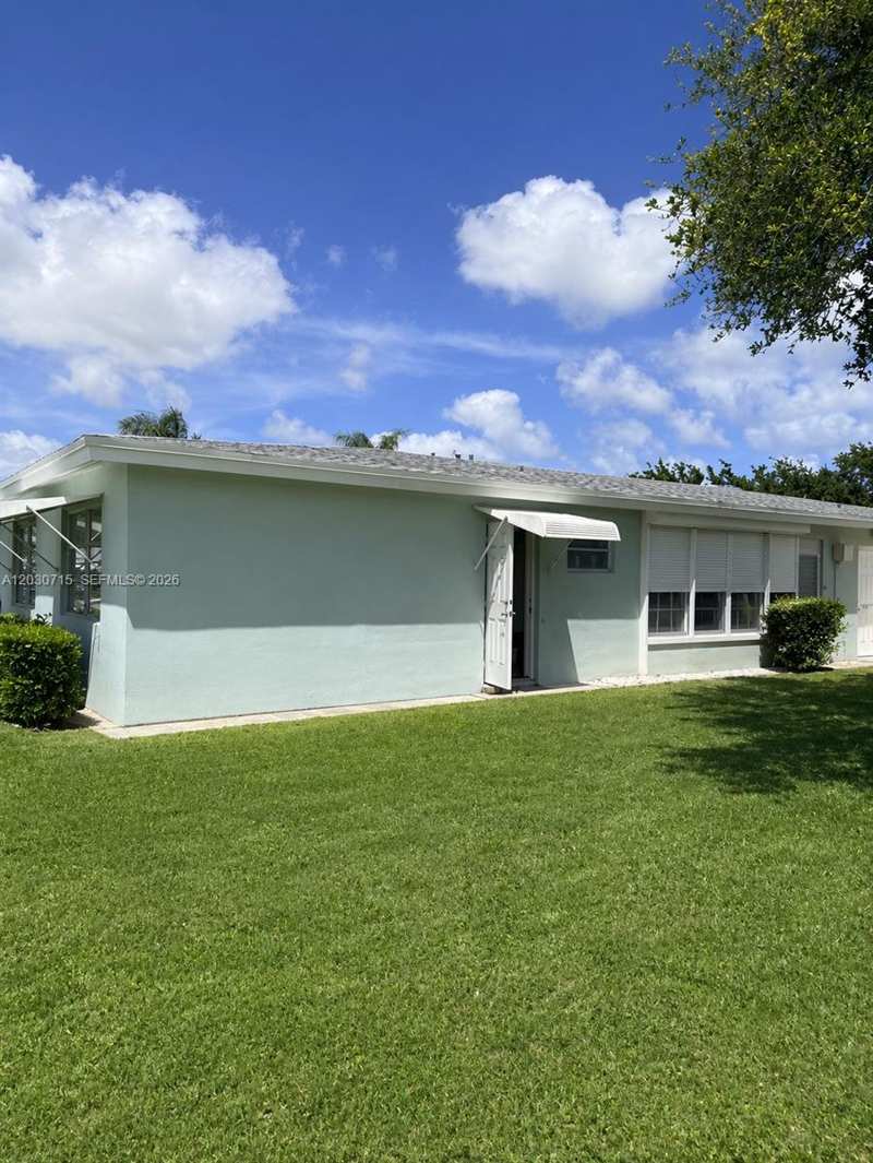 200 E High Point Ct E # D, Delray Beach FL 33445