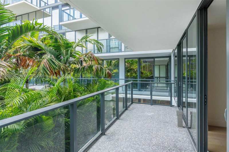 1176 97th Street # 302, Bay Harbor Islands FL 33154