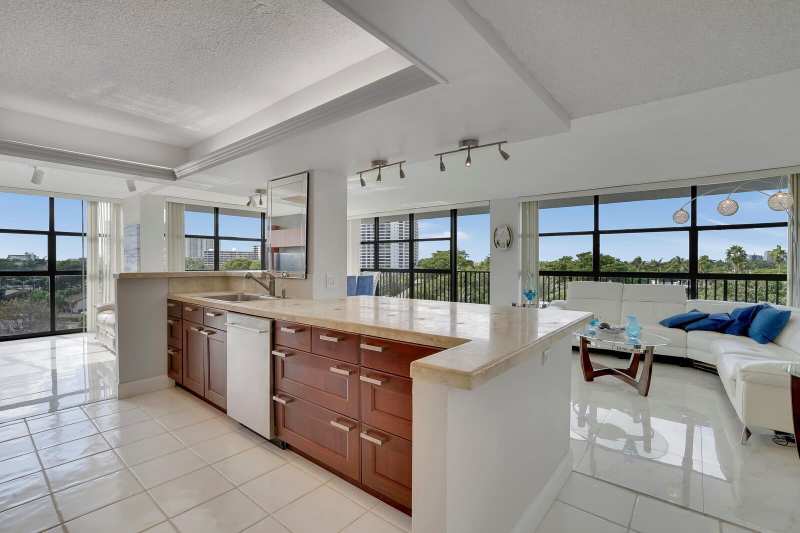 600 Parkview Drive # 531, Hallandale Beach FL 33009