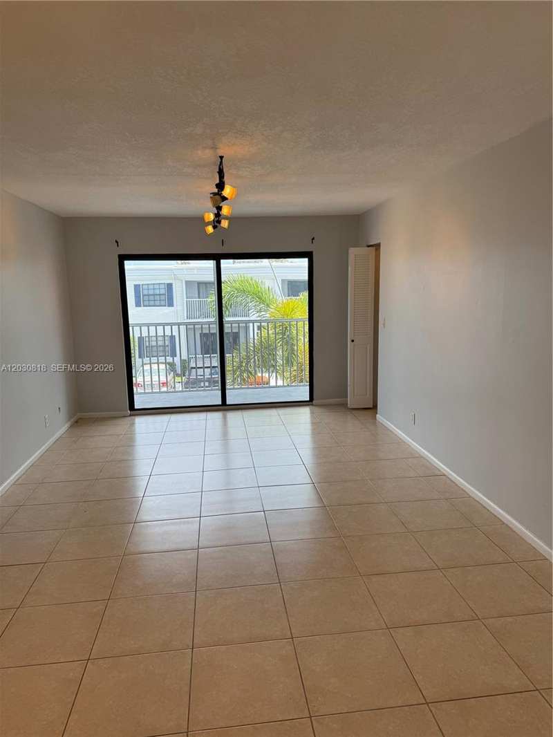 170 Cypress Club Dr # 729, Pompano Beach FL 33060