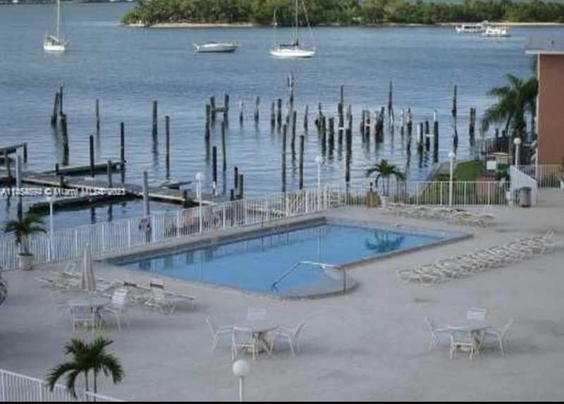 7904 West Drive # 516, North Bay Village FL 33141
