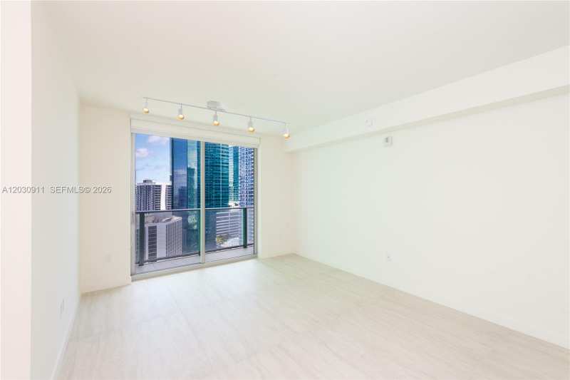 77 SE 5th Street # 1804, Miami FL 33131