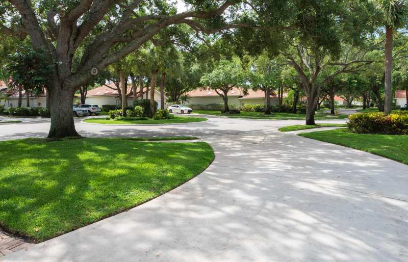 146 Lost Bridge Drive, Palm Beach Gardens FL 33410