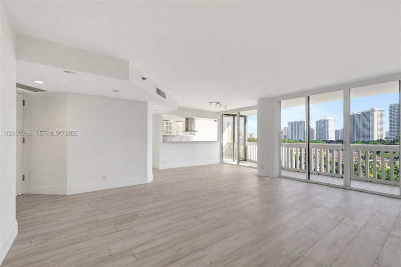 1000 Island Blvd # 707, Aventura FL 33160
