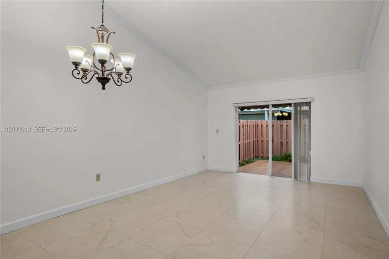 330 NW 114th Ave # 105, Sweetwater FL 33172