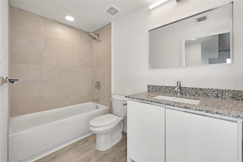 475 NE 125th # 504, North Miami FL 33161
