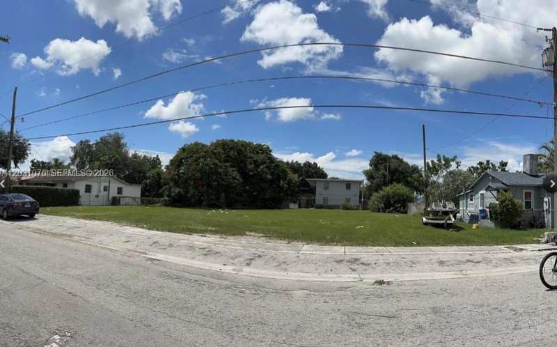 1624 NW 60th St, Miami FL 33142