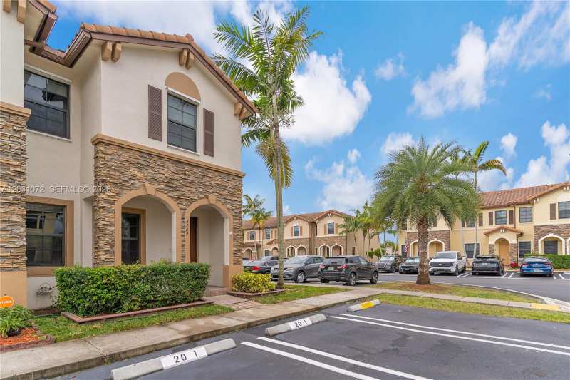 3202 SE 6th St # 3202, Homestead FL 33033