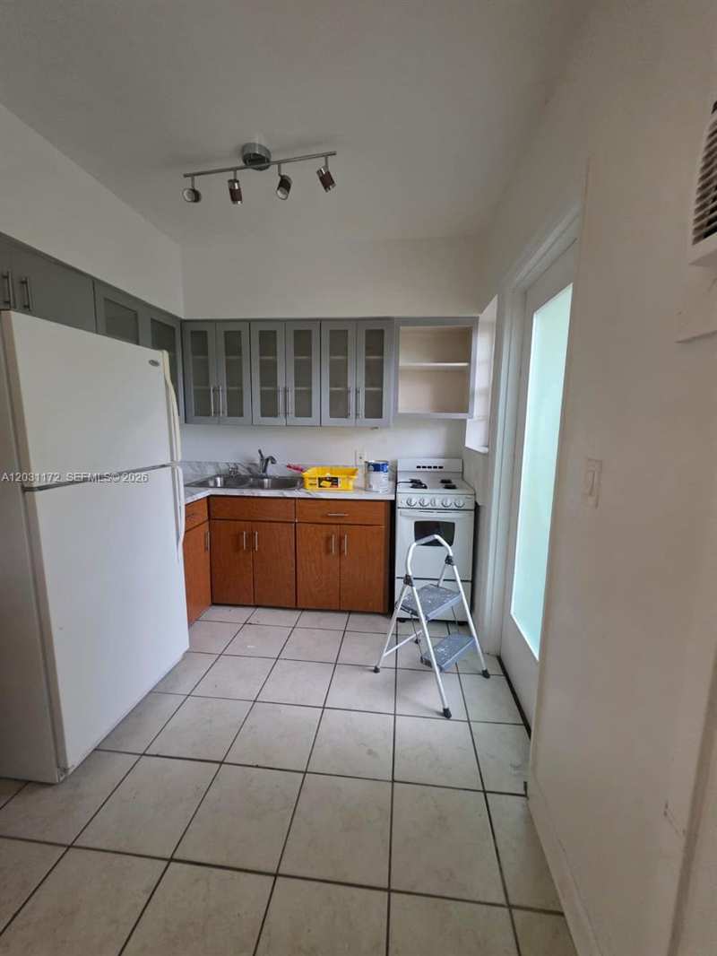 8024 Harding Ave # 1, Miami Beach FL 33141