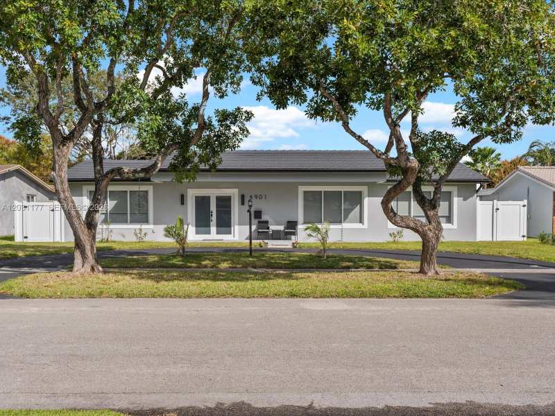 4901 Grant St, Hollywood FL 33021
