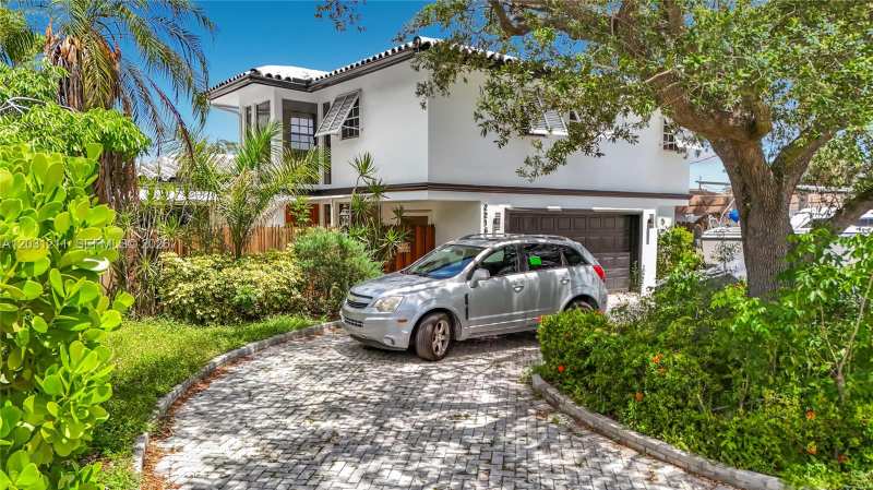 2216 NE 18th Ave, Wilton Manors FL 33305