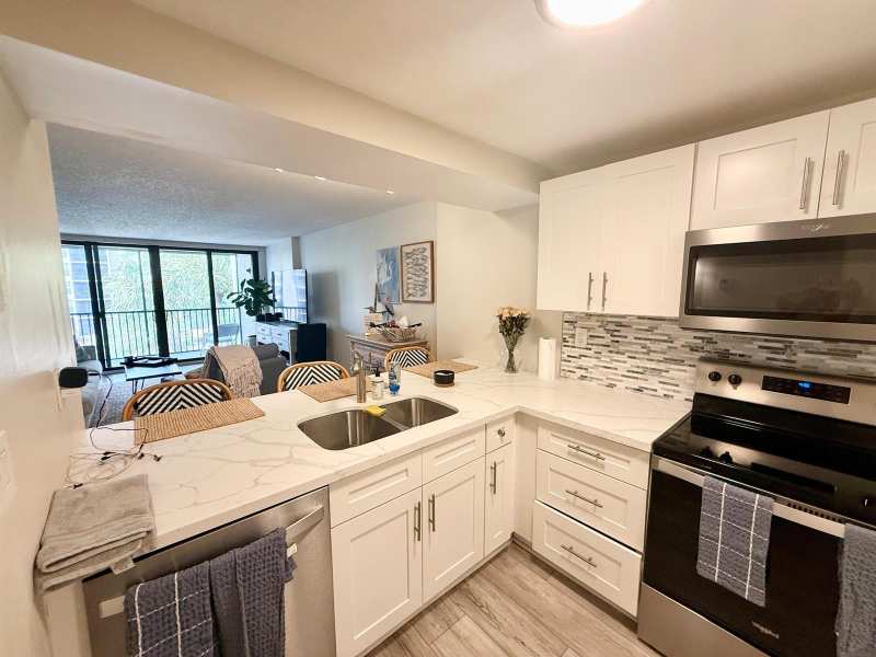 11 Royal Palm Way # 303, Boca Raton FL 33432