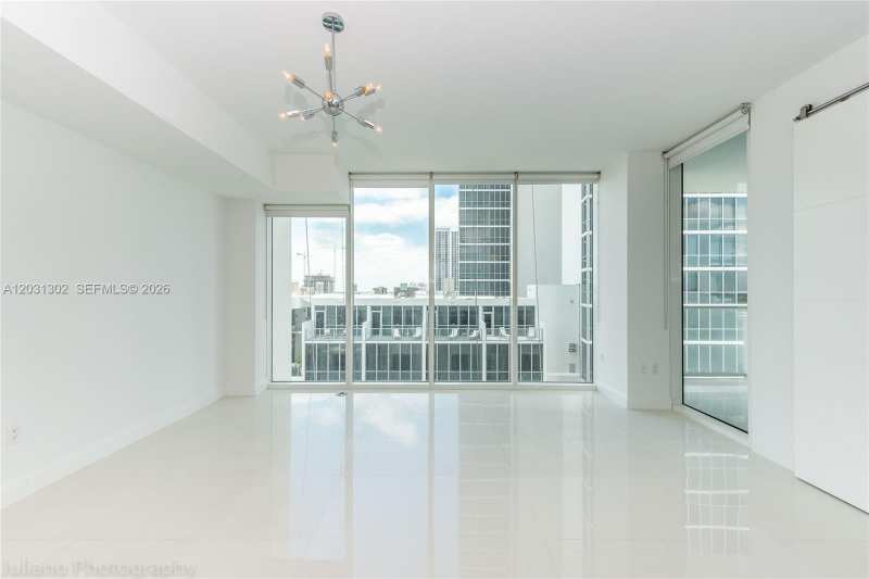 1040 Biscayne Blvd # 1205, Miami FL 33132