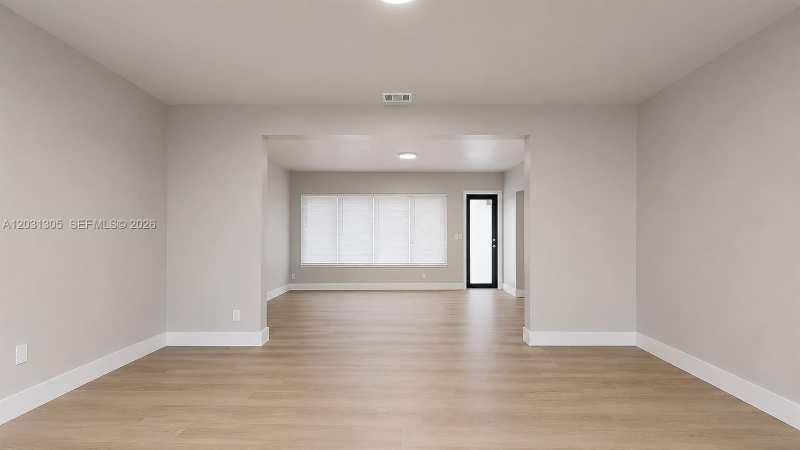 101 W 11th St # 8, Hialeah FL 33010