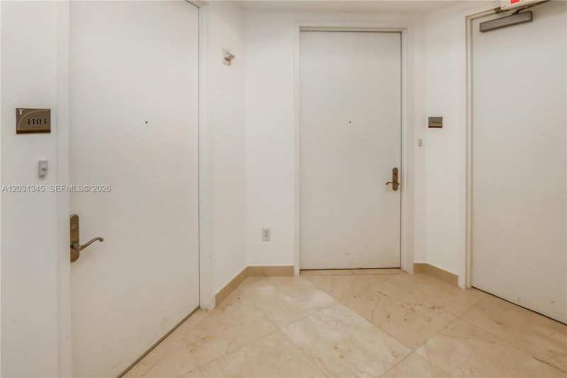 15811 Collins Ave # 1105, Sunny Isles Beach FL 33160