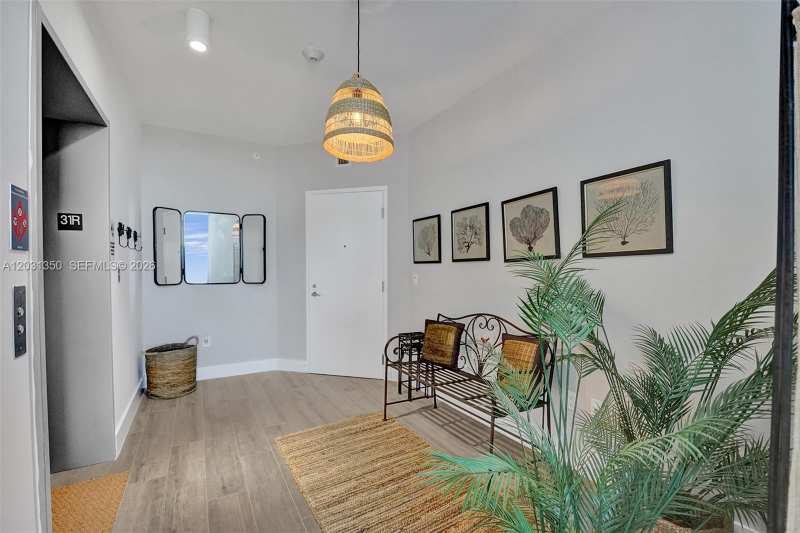 16385 Biscayne Blvd # 3107, North Miami Beach FL 33160