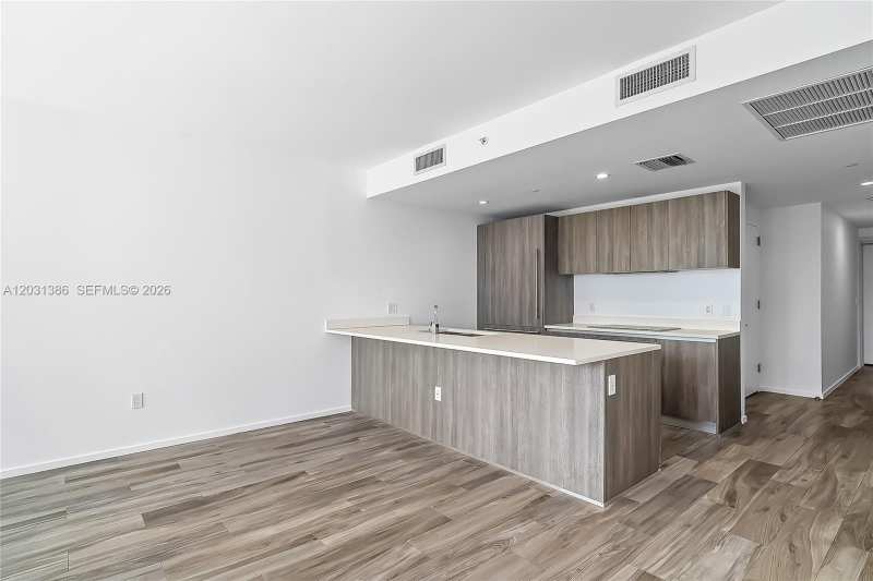 801 S Miami Ave # 3704, Miami FL 33130