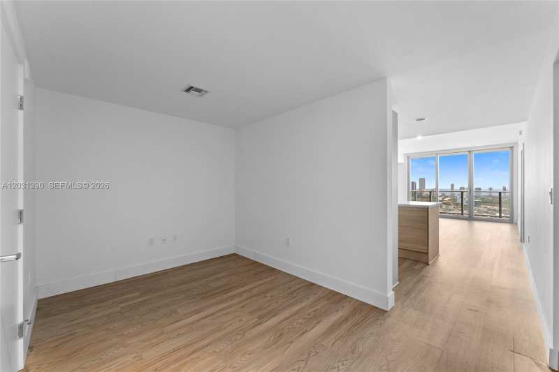 16385 Biscayne Blvd # 3120, North Miami Beach FL 33160
