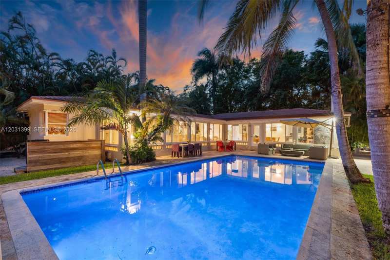 1160 NE 100th St, Miami Shores FL 33138