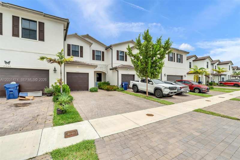 23082 SW 129th Ct, Miami FL 33170