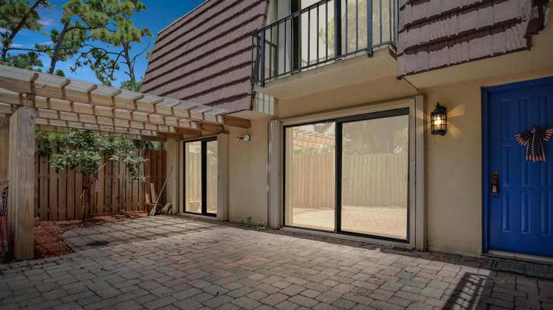 121 1st Lane, Palm Beach Gardens FL 33418
