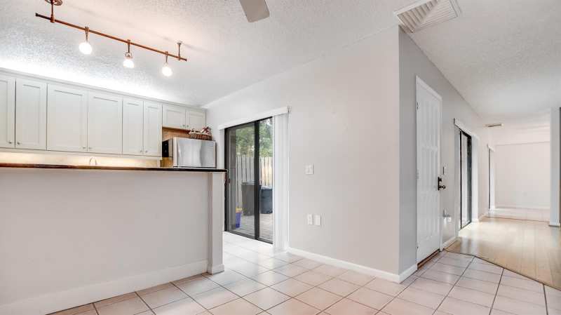 121 1st Lane, Palm Beach Gardens FL 33418