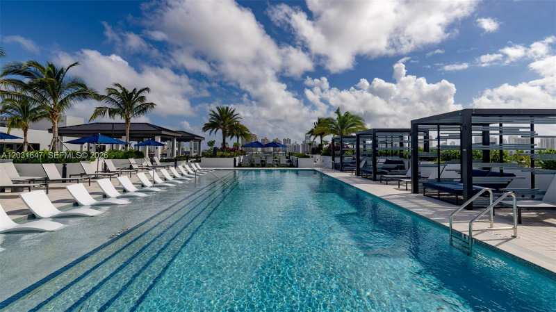 19401 W Dixie Hwy # 313, Miami FL 33180