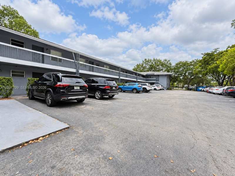 8982 W Sample Rd # 204, Coral Springs FL 33065