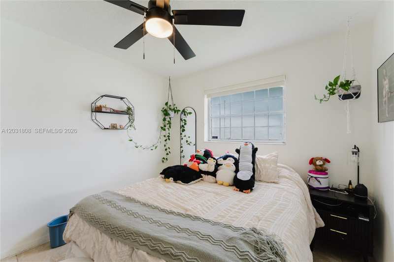 2604 NW 48th St, Tamarac FL 33309