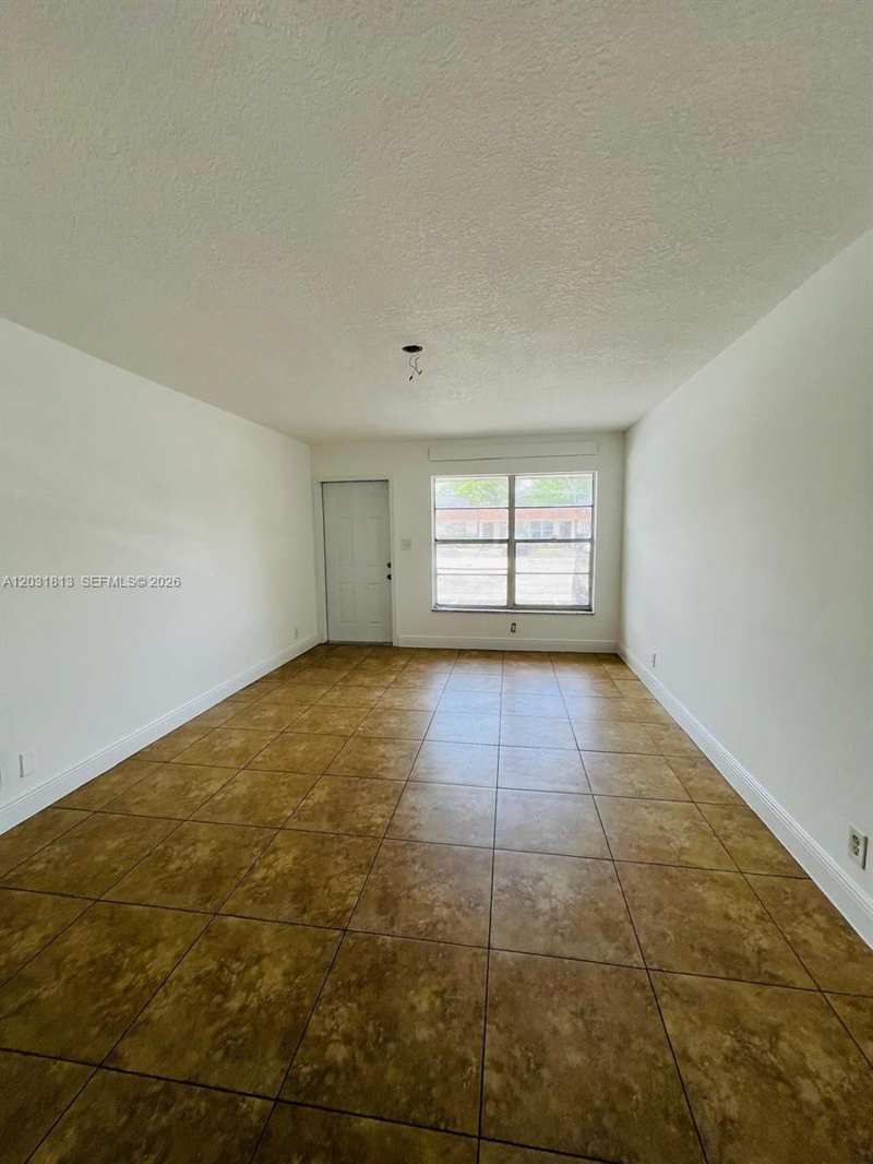 7701 SW 10th Ct # 1A, North Lauderdale FL 33068