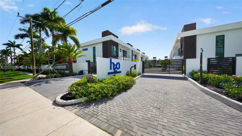 4656 SW 32nd Ave # B1, Dania Beach FL 33312
