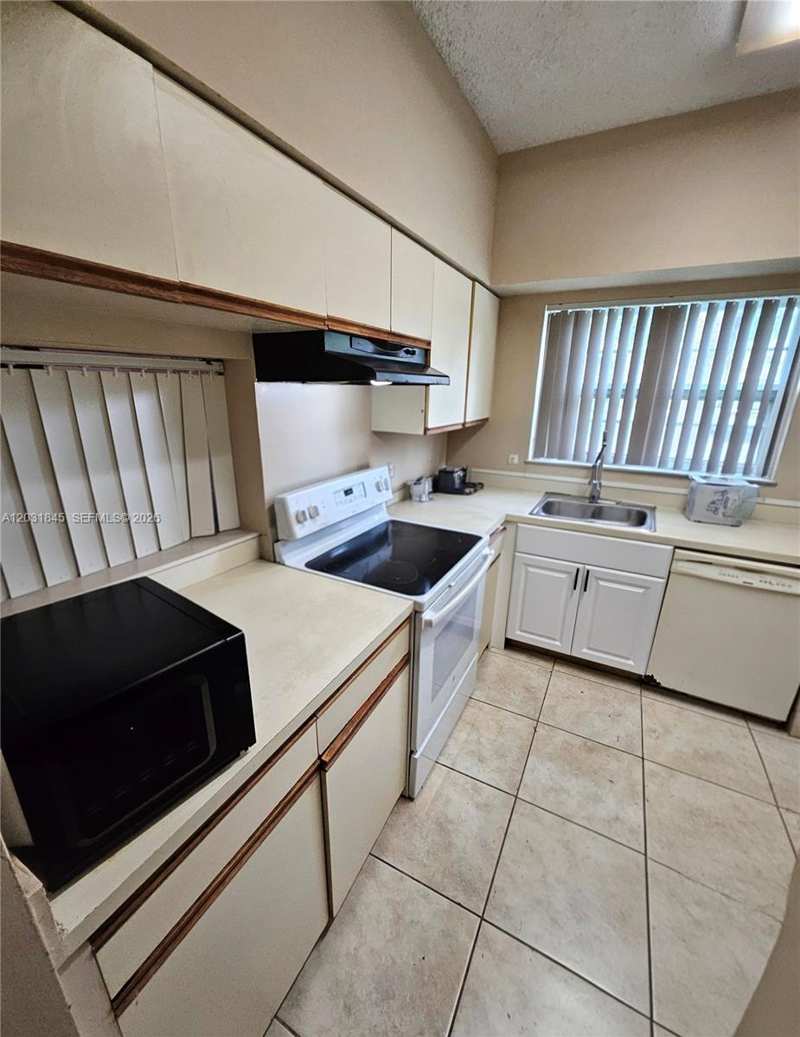 631 Cypress Lake Blvd # E17, Deerfield Beach FL 33064