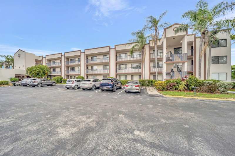 9485 N Belfort Circle # 308, Tamarac FL 33321