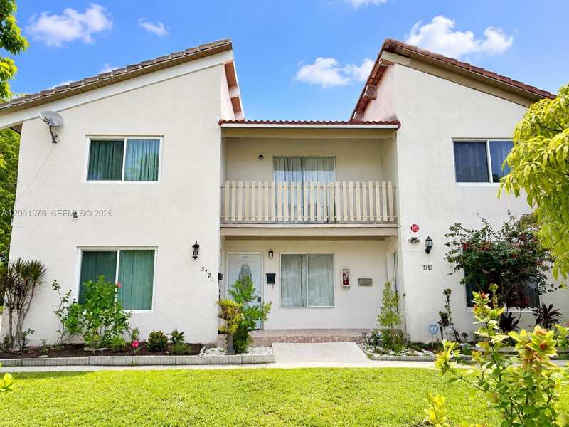 3719 Riverside Dr, Coral Springs FL 33065