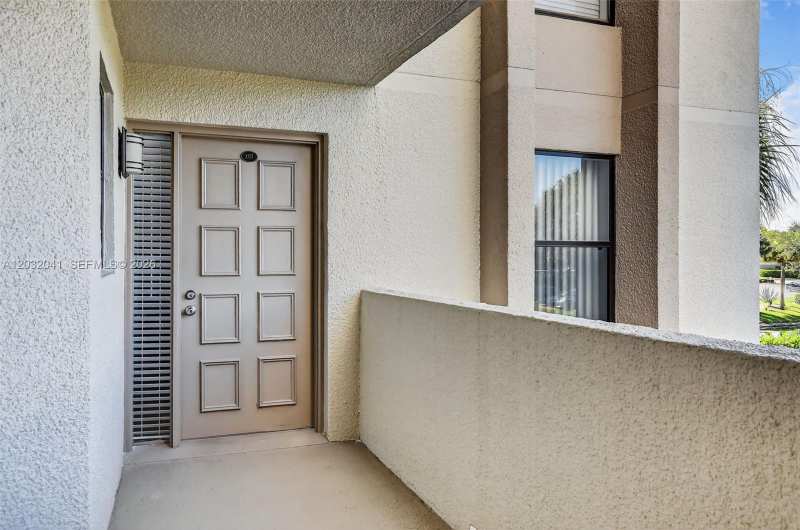 5901 Camino Del Sol # 207, Boca Raton FL 33433