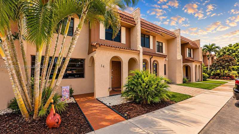 14 Matador Ln # 27, Davie FL 33324