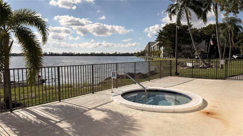 110 Lake Emerald Drive # 107, Oakland Park FL 33309