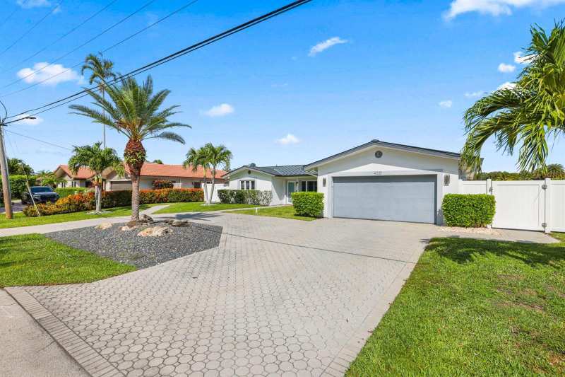 4021 NE 27th Terrace, Lighthouse Point FL 33064