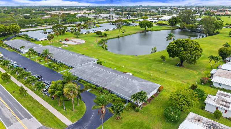 2017 SW Golf Lane # 113, Boynton Beach FL 33426