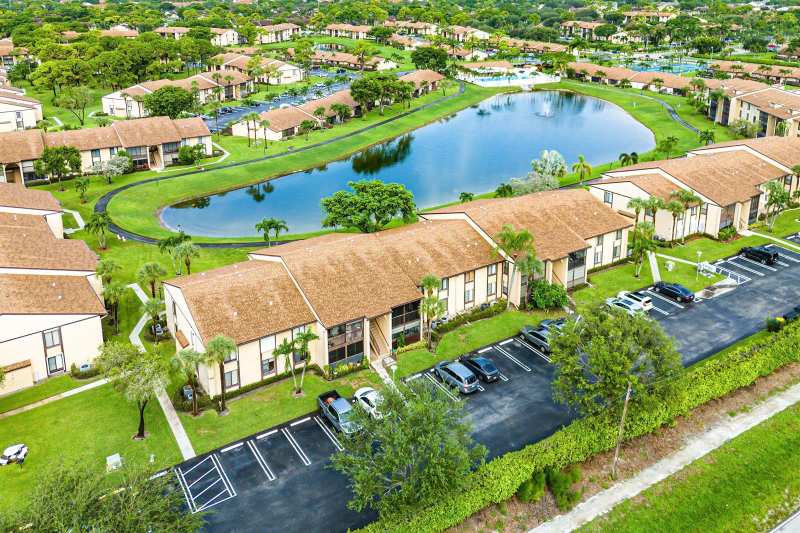 826 Sky Pine Way # D1, FL 33415