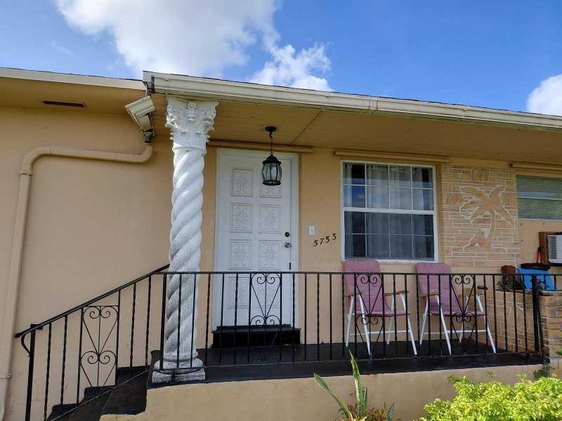 5749-5753 Grant Street, Hollywood FL 33021