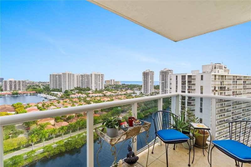 3675 N Country Club Dr # 2201, Aventura FL 33180